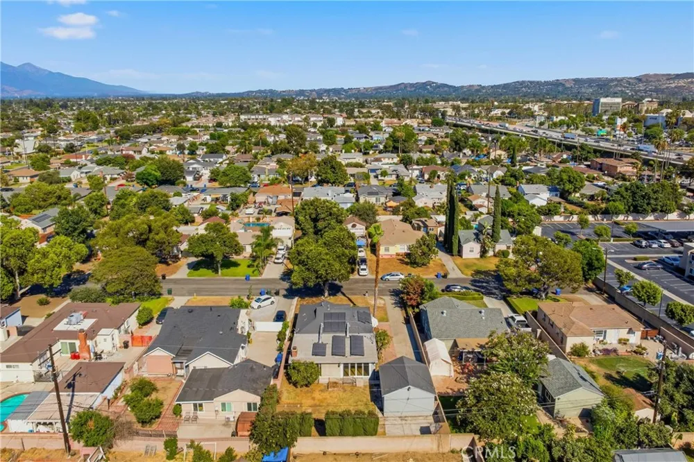 209 Broadmoor West Covina, CA 91790