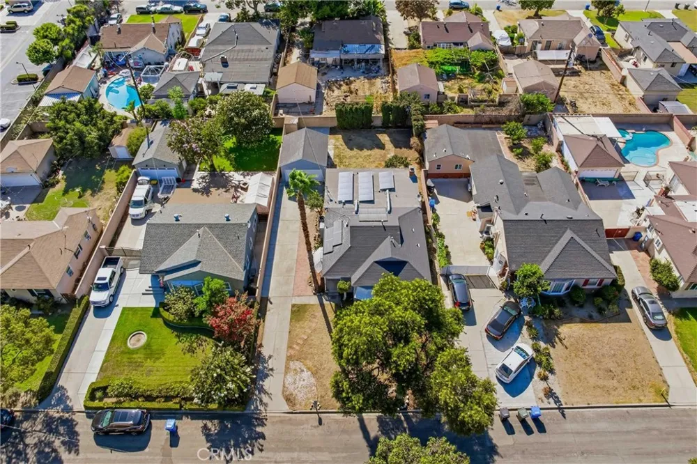 209 Broadmoor West Covina, CA 91790