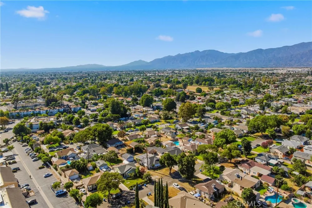 209 Broadmoor West Covina, CA 91790