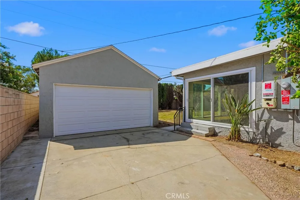 209 Broadmoor West Covina, CA 91790