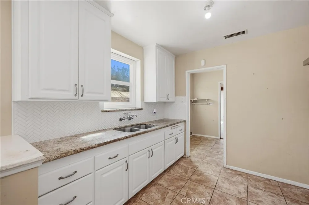 209 Broadmoor West Covina, CA 91790