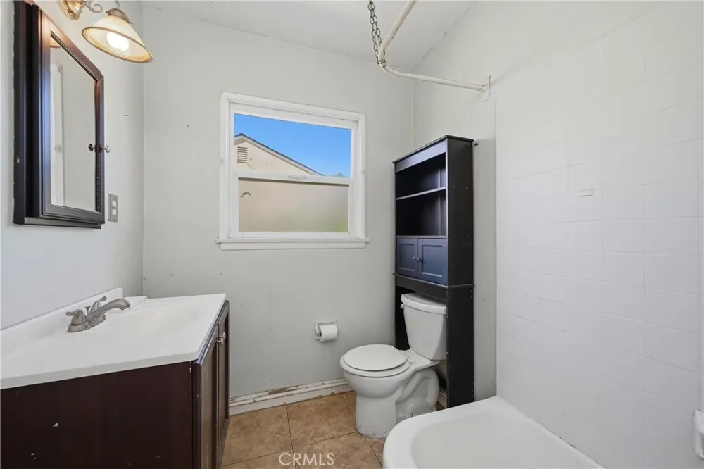 209 Broadmoor West Covina, CA 91790