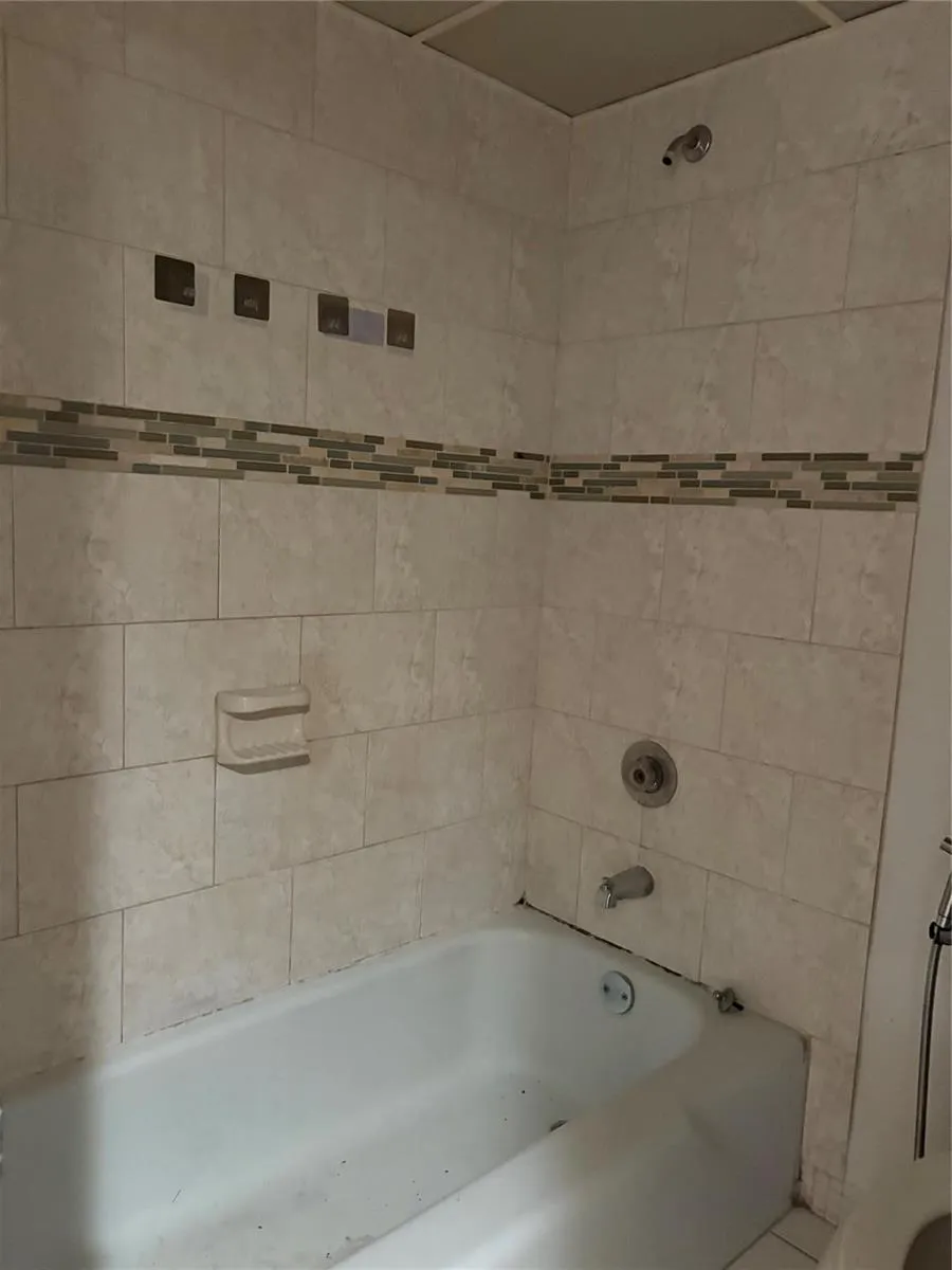 3710 INVERRARY DRIVE #1Y Lauderhill, FL 33319