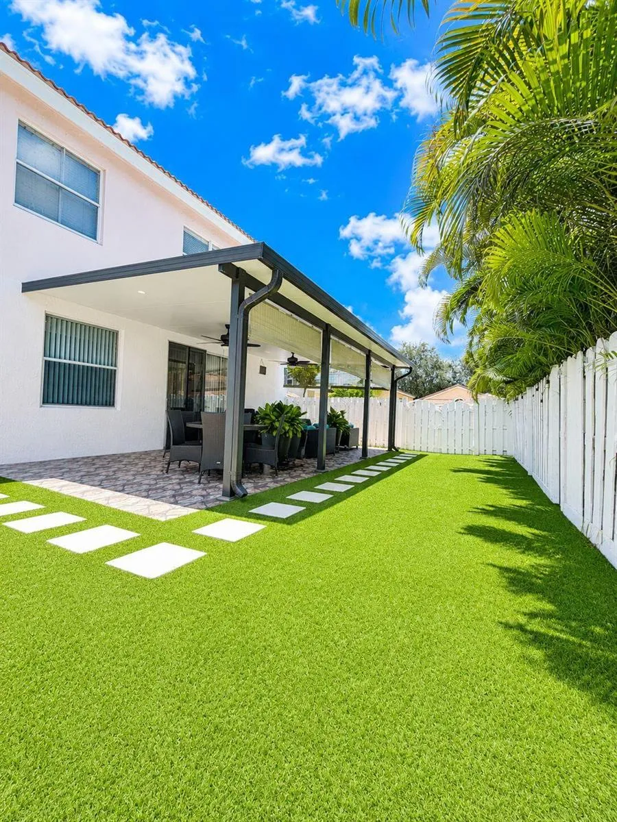 6937 Turtle Bay Terrace Lake Worth, FL 33463