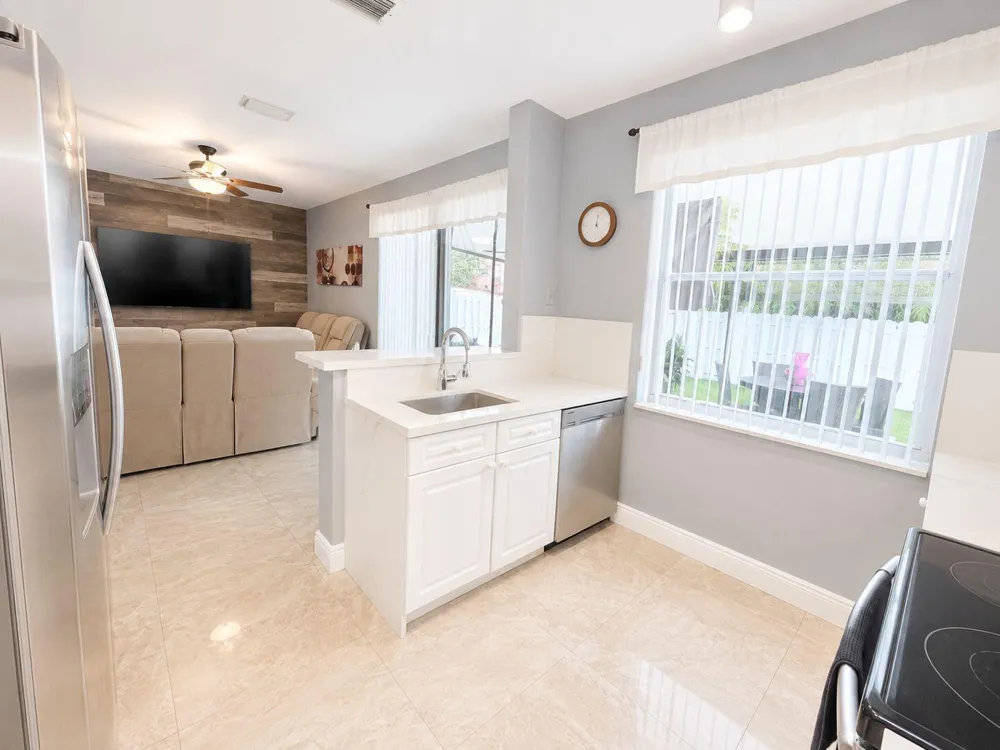 6937 Turtle Bay Terrace Lake Worth, FL 33463