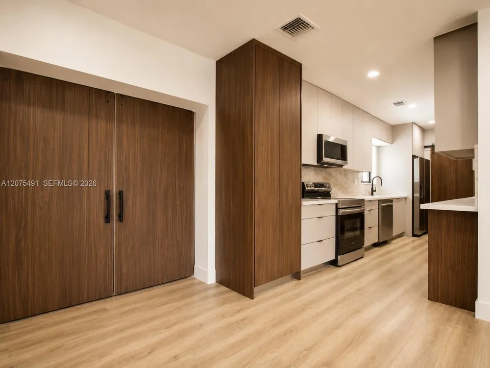 4212 SW 98th Ave Miami, FL 33165