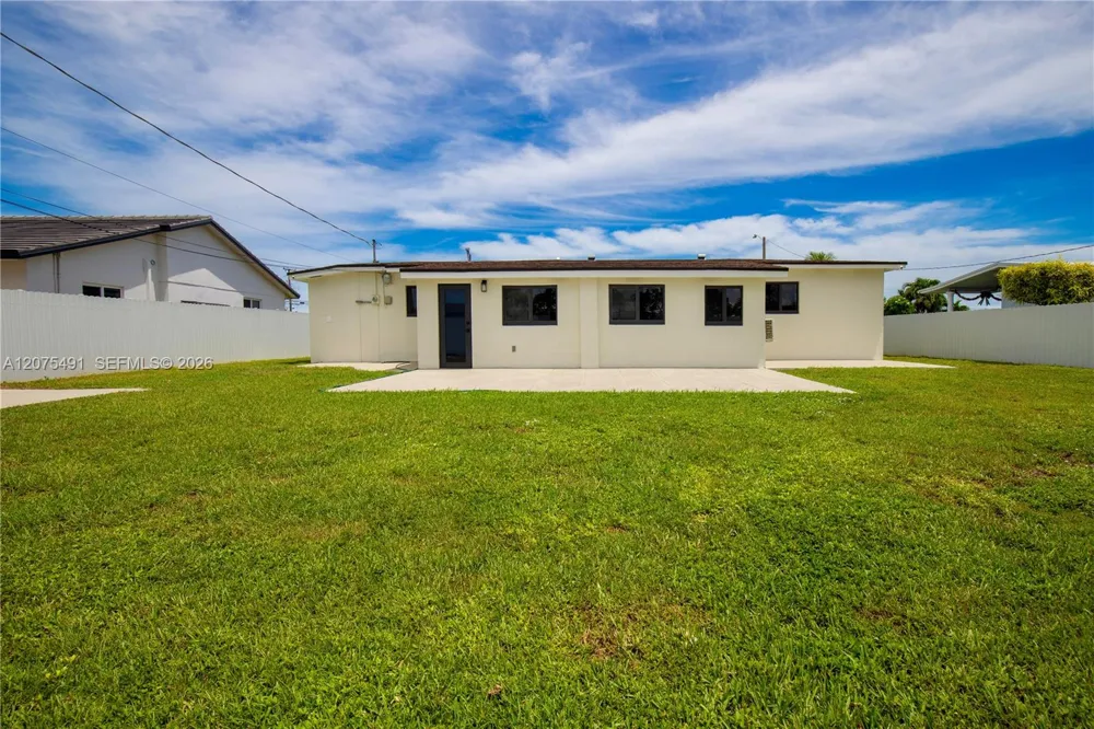 4212 SW 98th Ave Miami, FL 33165