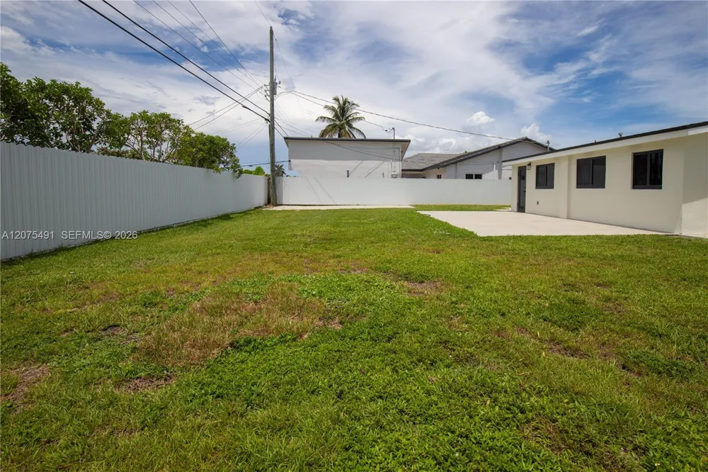 4212 SW 98th Ave Miami, FL 33165