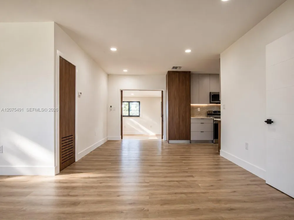 4212 SW 98th Ave Miami, FL 33165