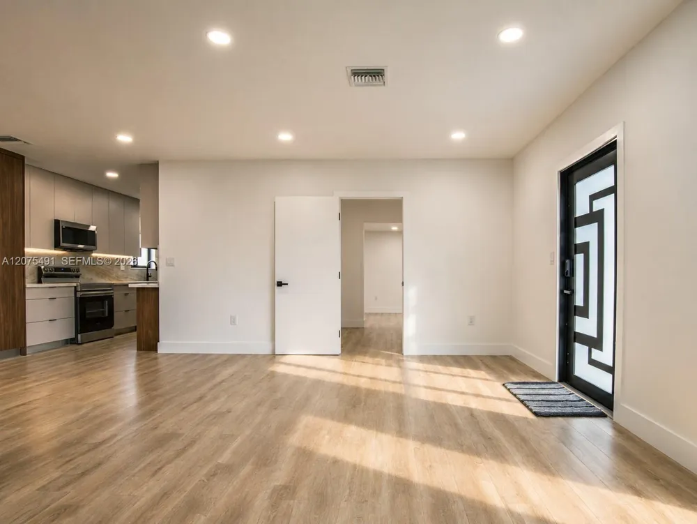 4212 SW 98th Ave Miami, FL 33165
