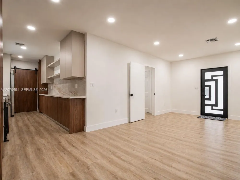 4212 SW 98th Ave Miami, FL 33165