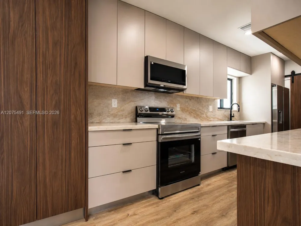 4212 SW 98th Ave Miami, FL 33165