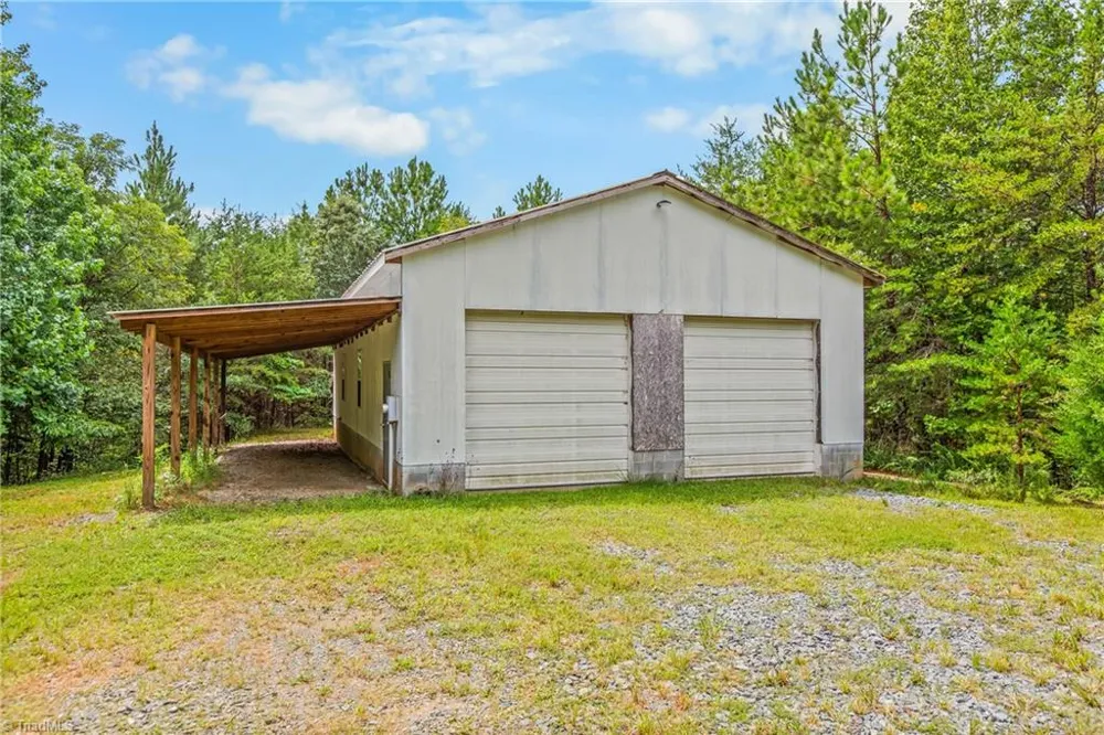 2018 East Road Walnut Cove, NC 27052