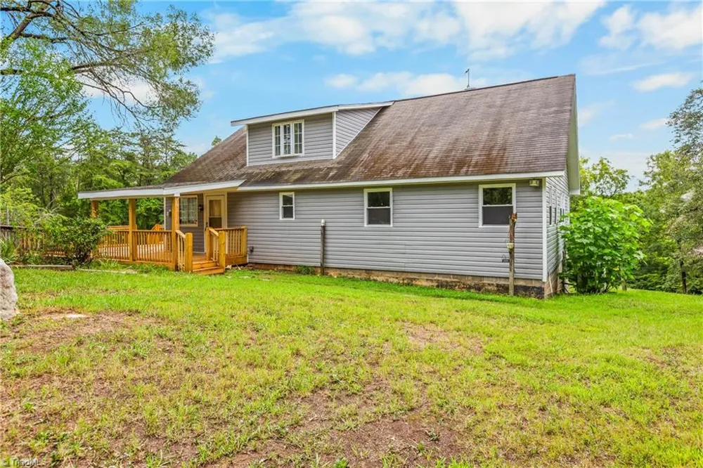 2018 East Road Walnut Cove, NC 27052