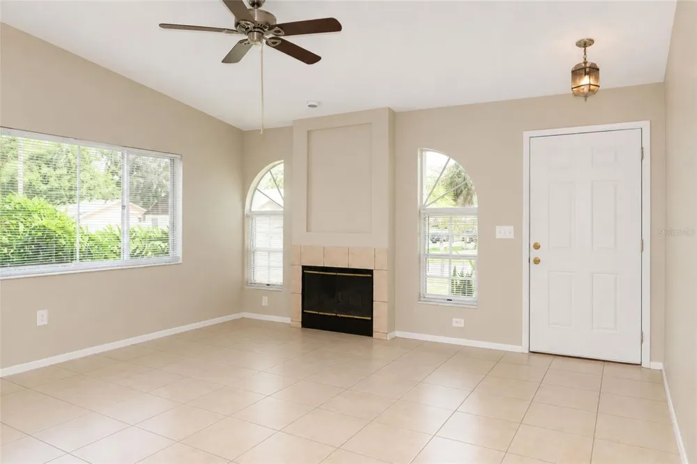 4631 W EASTWIND DRIVE Plant City, FL 33566