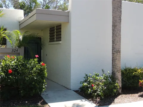 324 TIMBERLAKE DRIVE #324