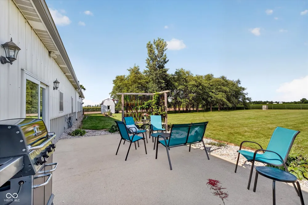 8693 800 E Sheridan, IN 46069