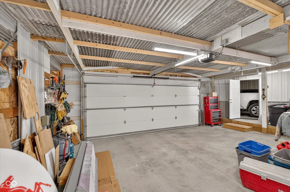 8693 800 E Sheridan, IN 46069