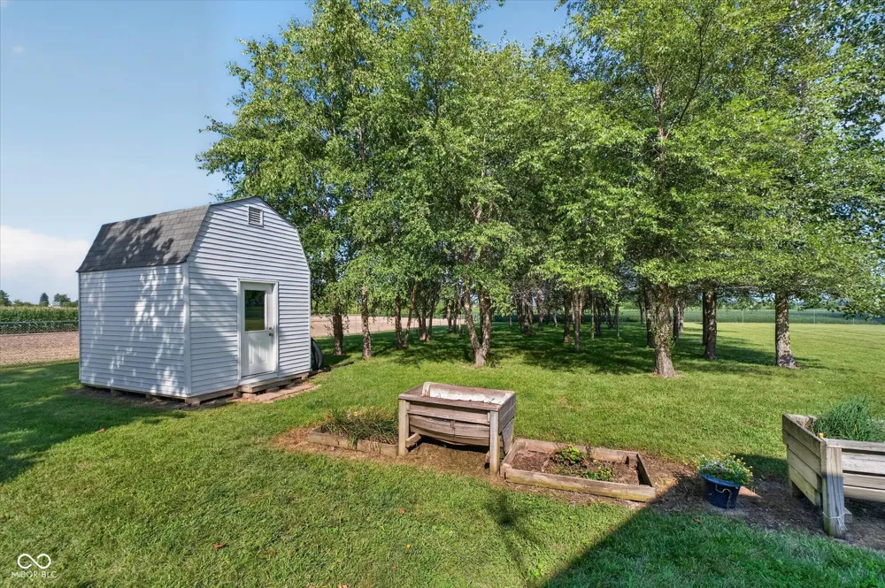 8693 800 E Sheridan, IN 46069