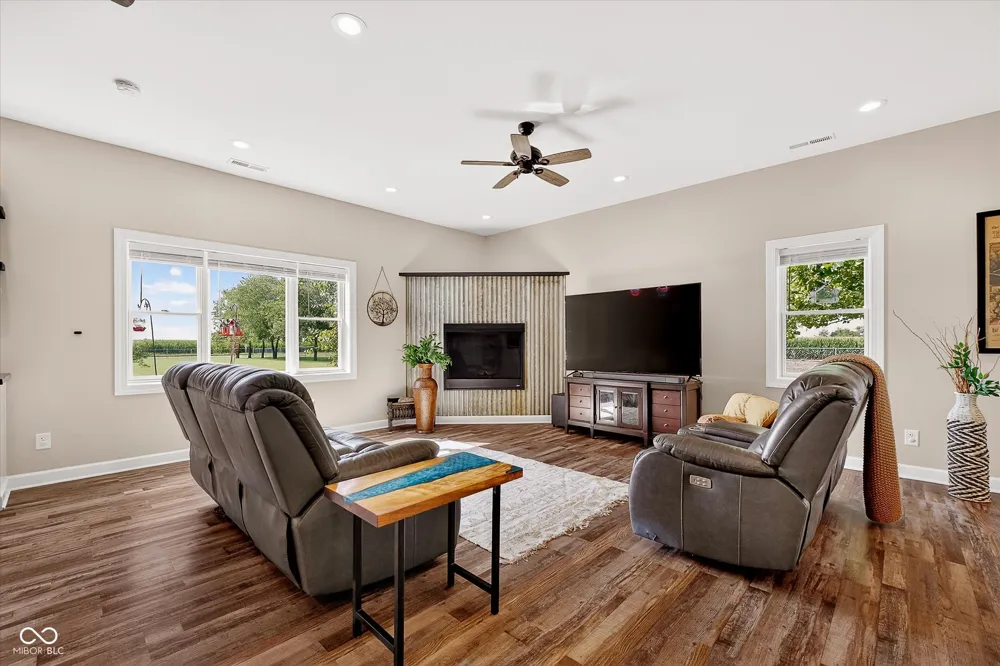 8693 800 E Sheridan, IN 46069