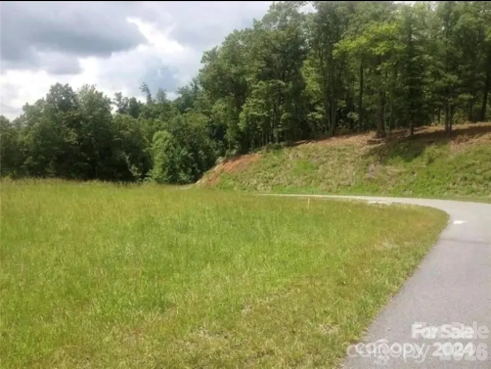 000 Roca Vista Drive #533 Lenoir, NC 28645