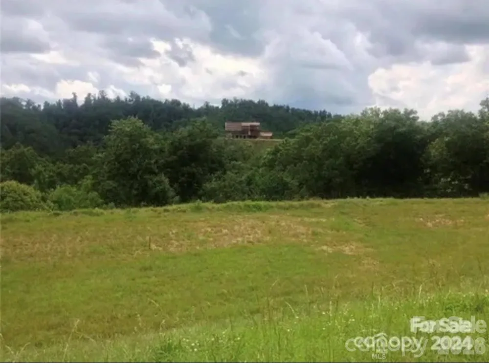000 Roca Vista Drive #533 Lenoir, NC 28645
