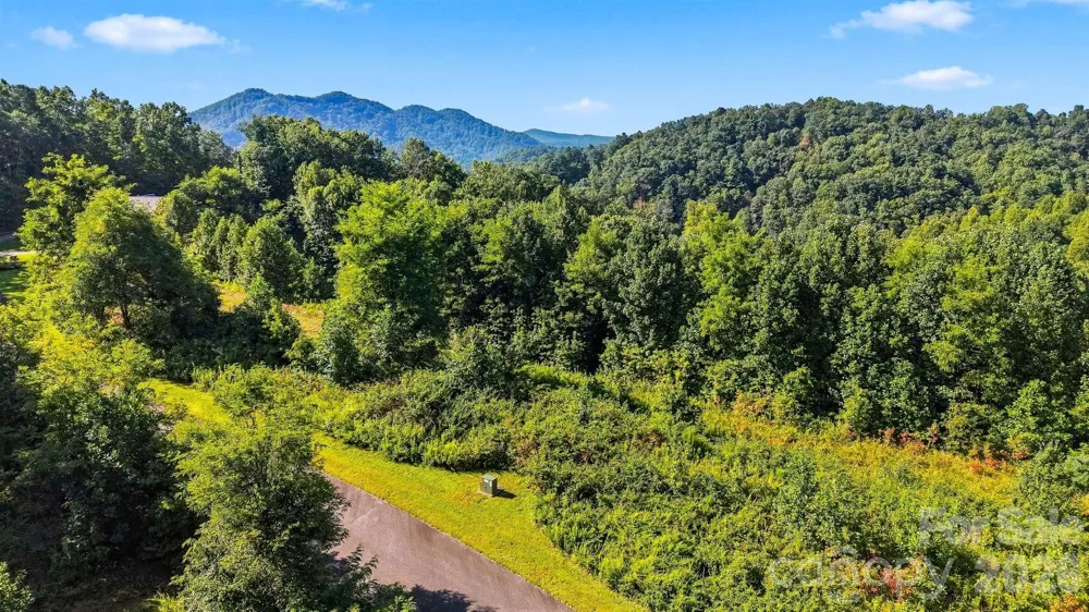 000 Roca Vista Drive #533 Lenoir, NC 28645