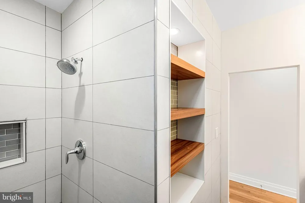 2723 MILES AVENUE Baltimore, MD 21211