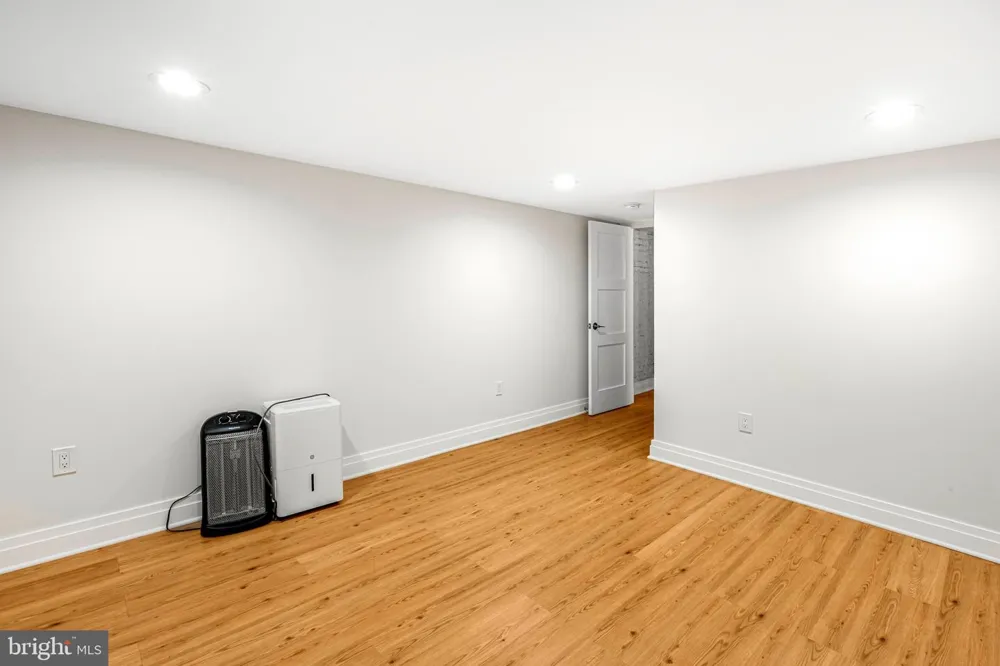 2723 MILES AVENUE Baltimore, MD 21211