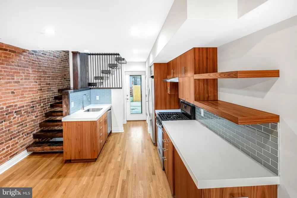2723 MILES AVENUE Baltimore, MD 21211
