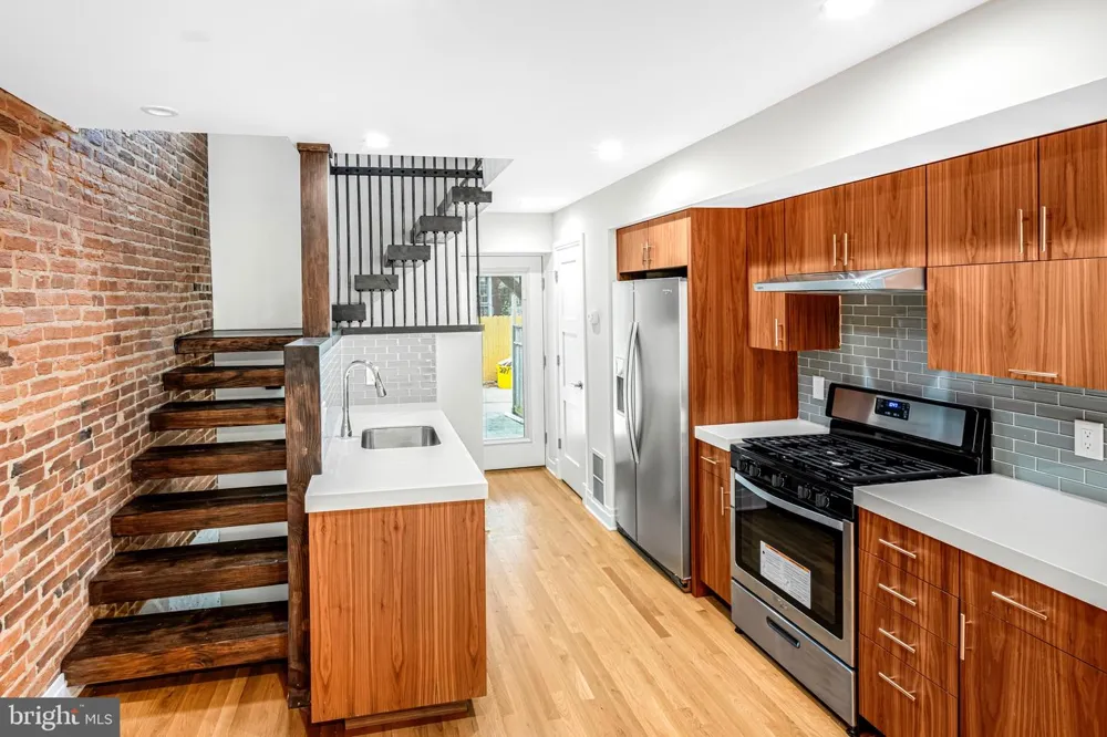 2723 MILES AVENUE Baltimore, MD 21211
