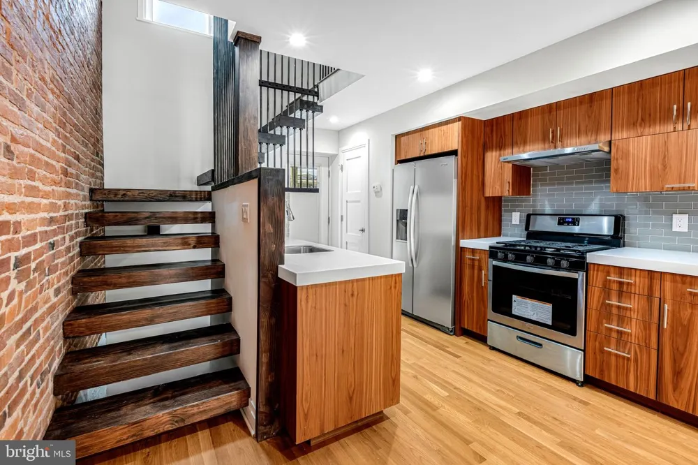2723 MILES AVENUE Baltimore, MD 21211