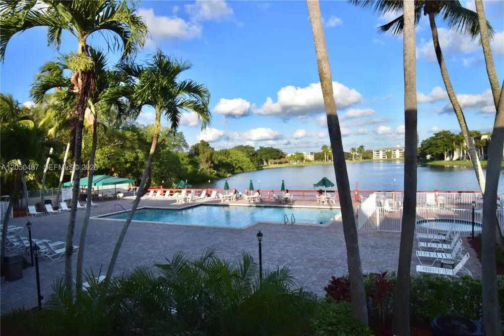 9311 Orange Grove Dr #411 Davie, FL 33324