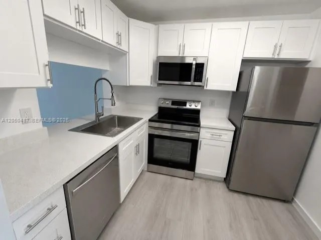 9311 Orange Grove Dr #411 Davie, FL 33324