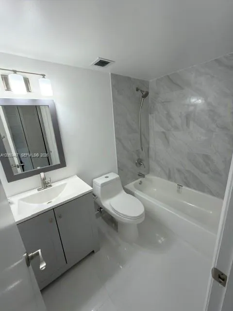 9311 Orange Grove Dr #411 Davie, FL 33324