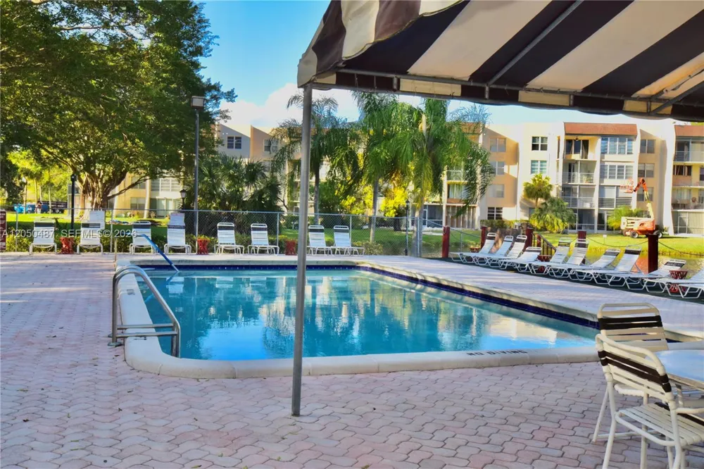 9311 Orange Grove Dr #411 Davie, FL 33324