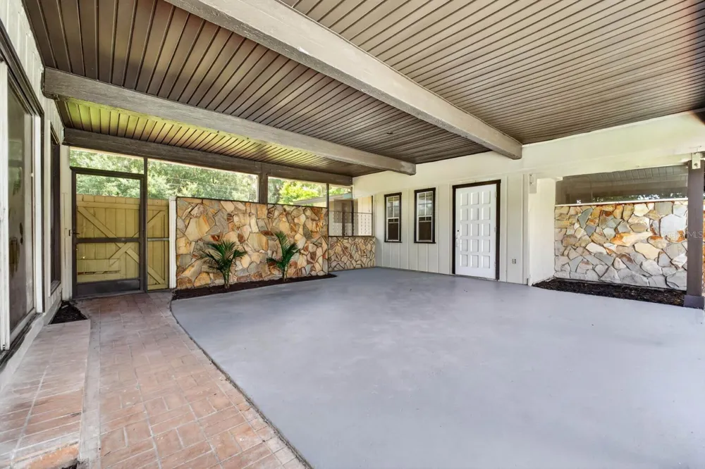 Address Not Shown Dover, FL 33527
