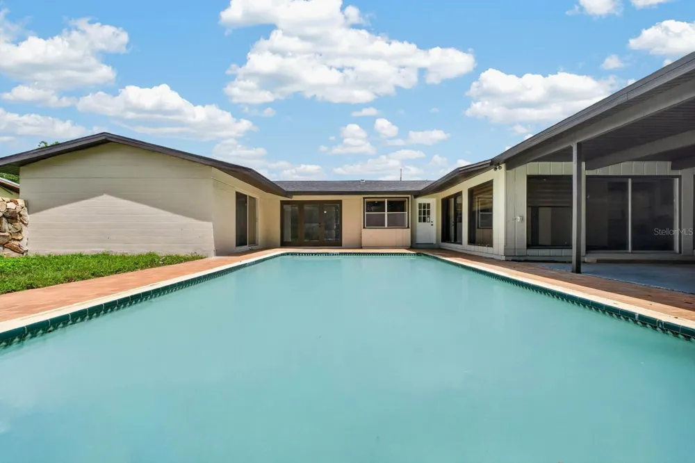Address Not Shown Dover, FL 33527