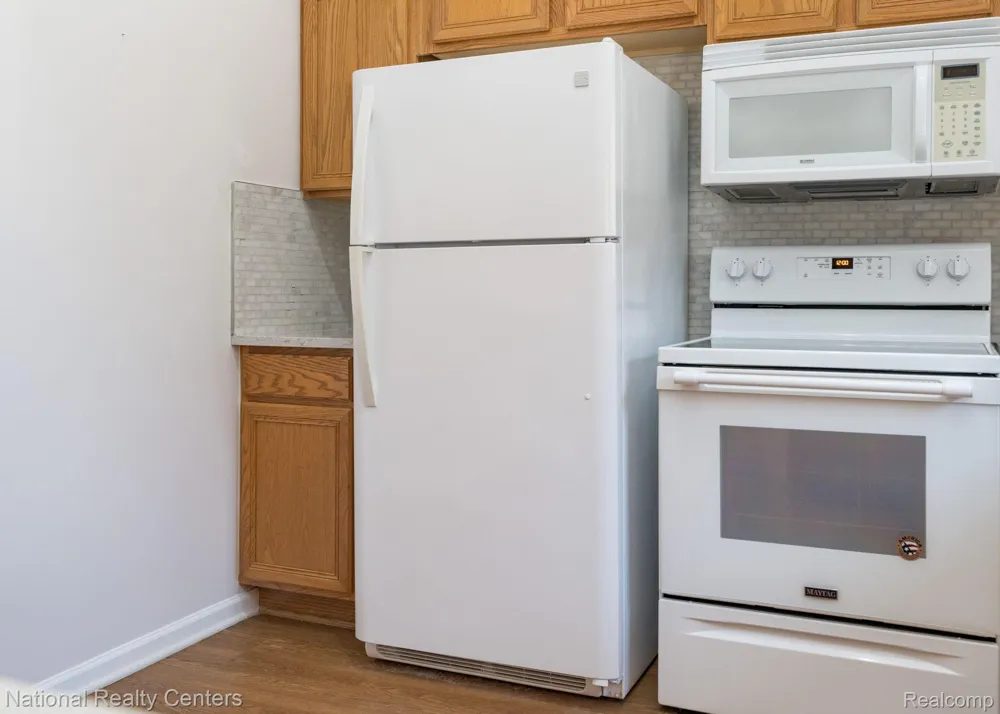 50298 Helfer Boulevard Wixom City, MI 48393