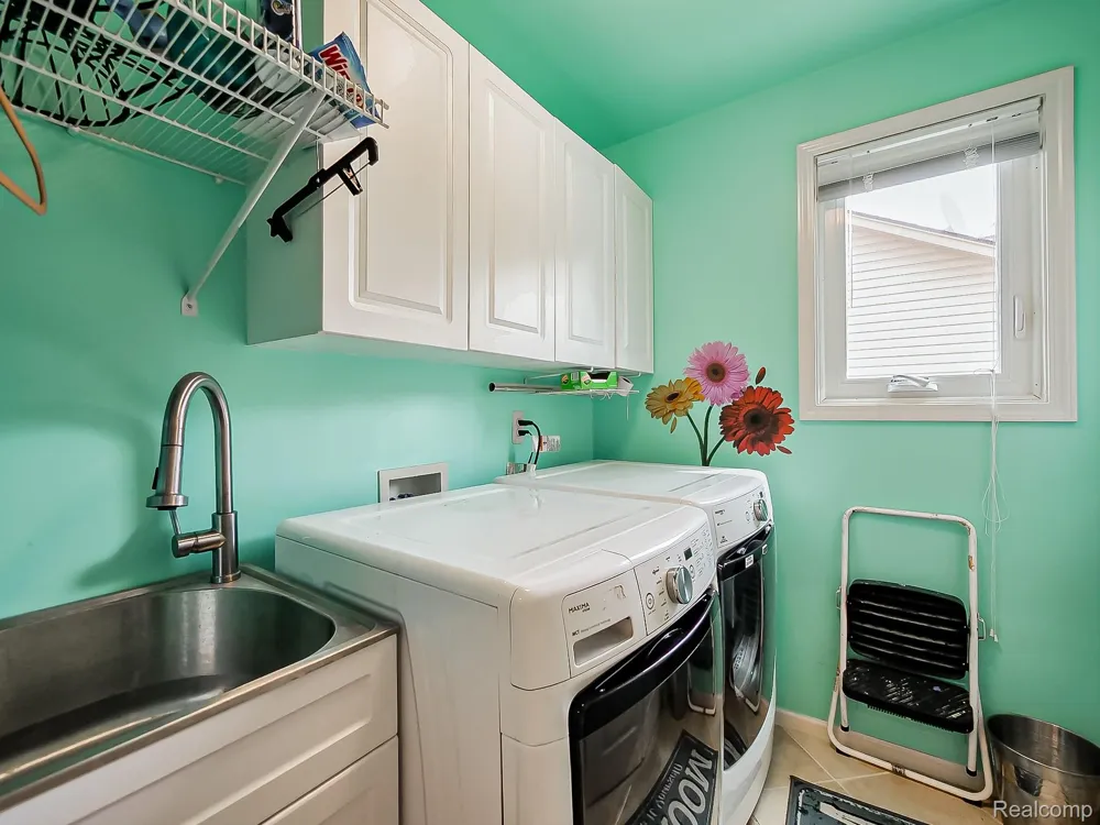 2191 Barclay Avenue Shelby Charter Township, MI 48317