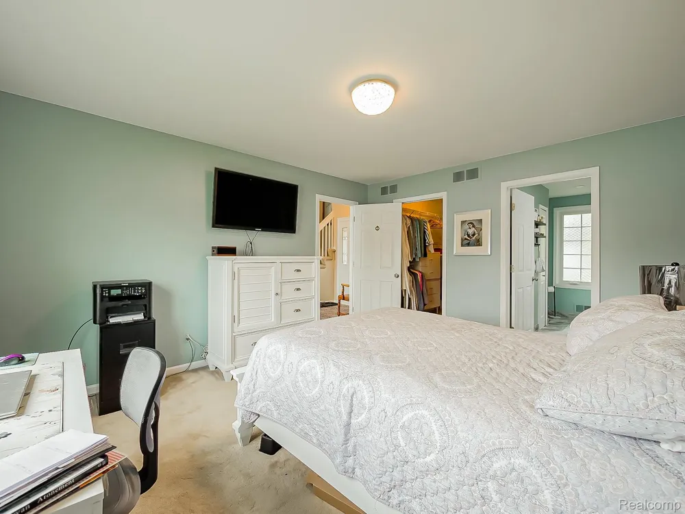 2191 Barclay Avenue Shelby Charter Township, MI 48317