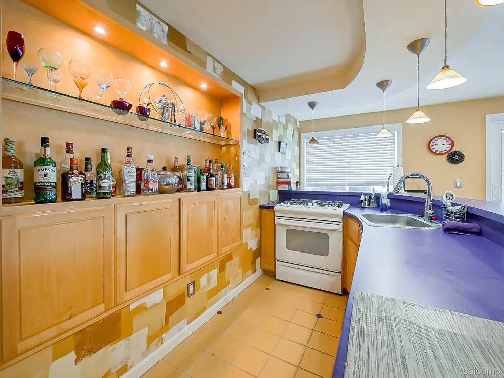 2191 Barclay Avenue Shelby Charter Township, MI 48317