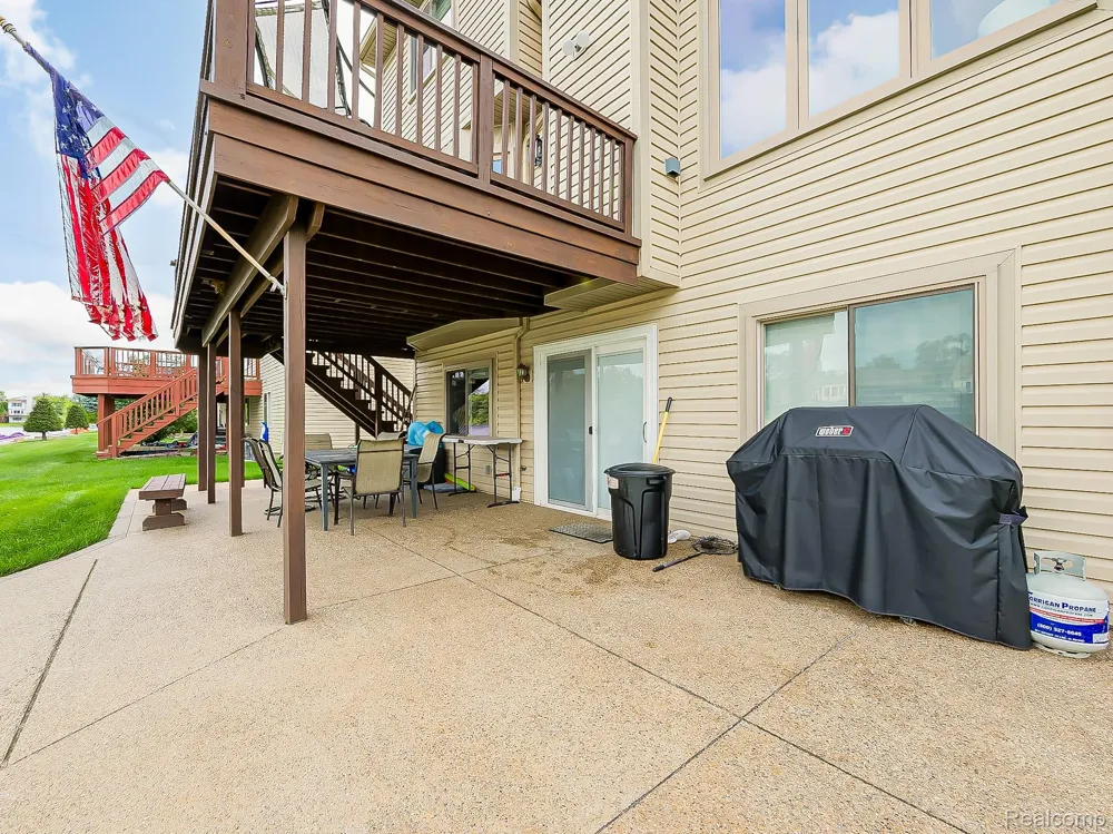 2191 Barclay Avenue Shelby Charter Township, MI 48317