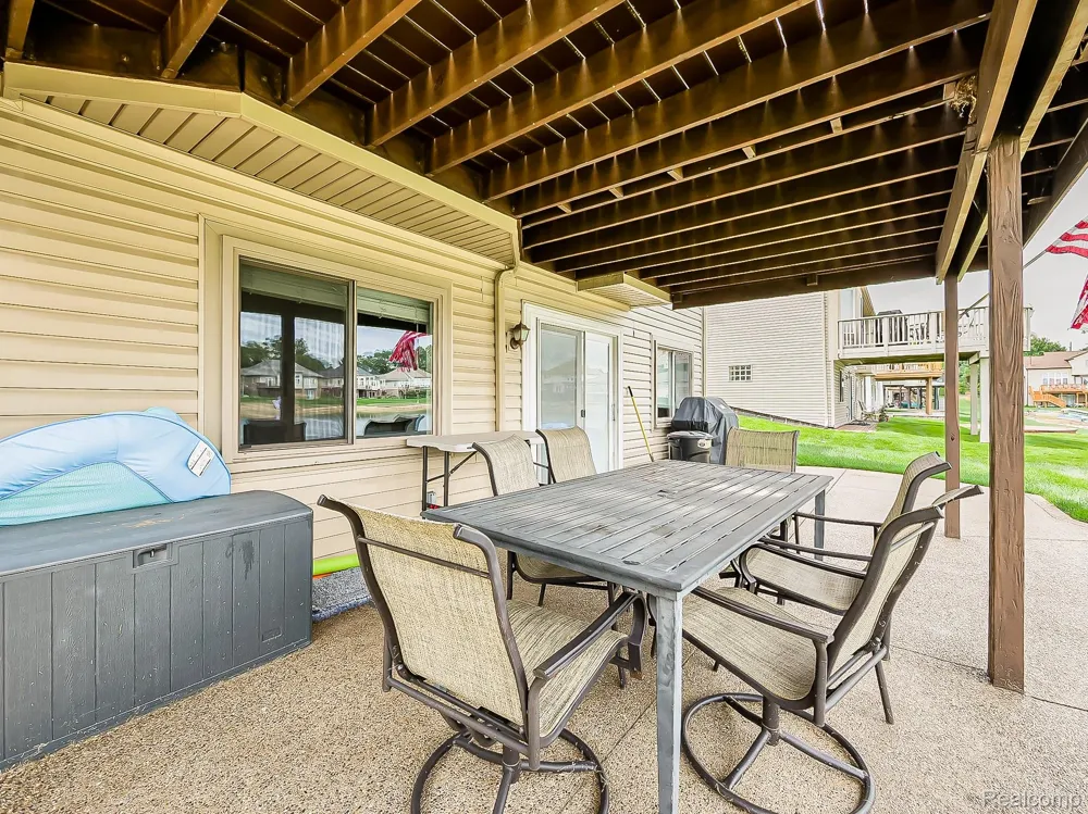 2191 Barclay Avenue Shelby Charter Township, MI 48317