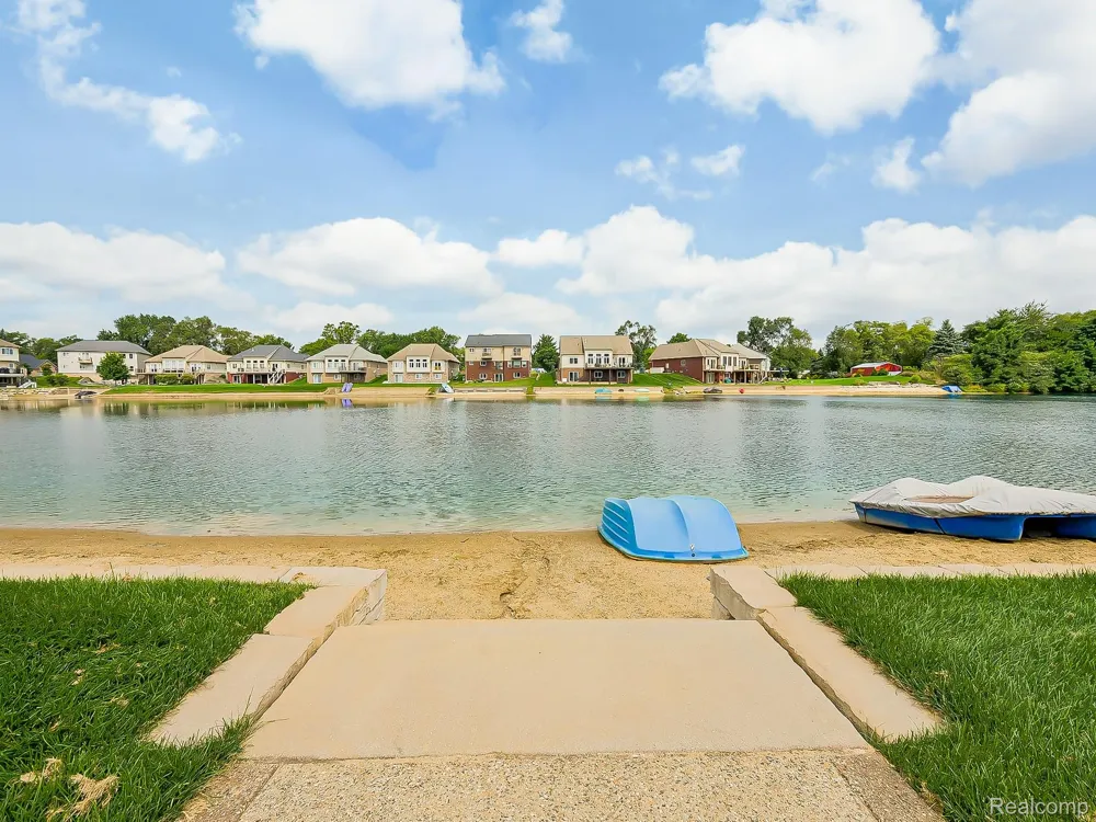 2191 Barclay Avenue Shelby Charter Township, MI 48317