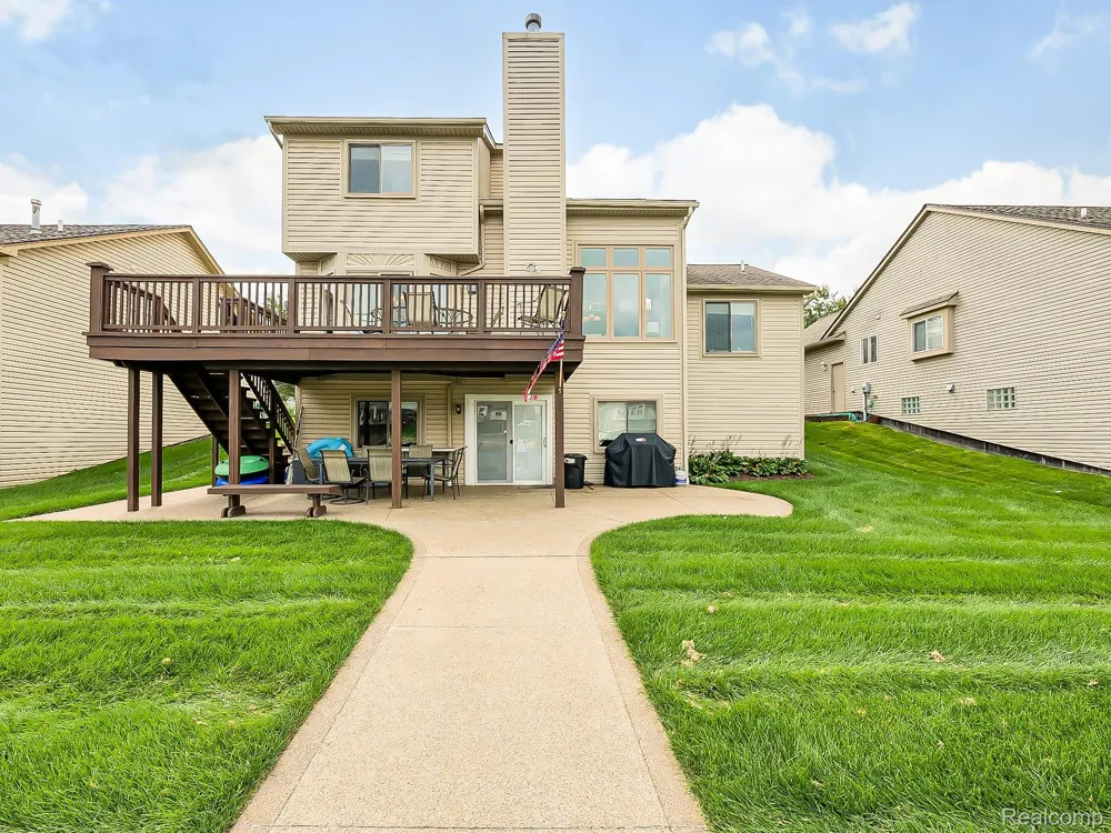 2191 Barclay Avenue Shelby Charter Township, MI 48317