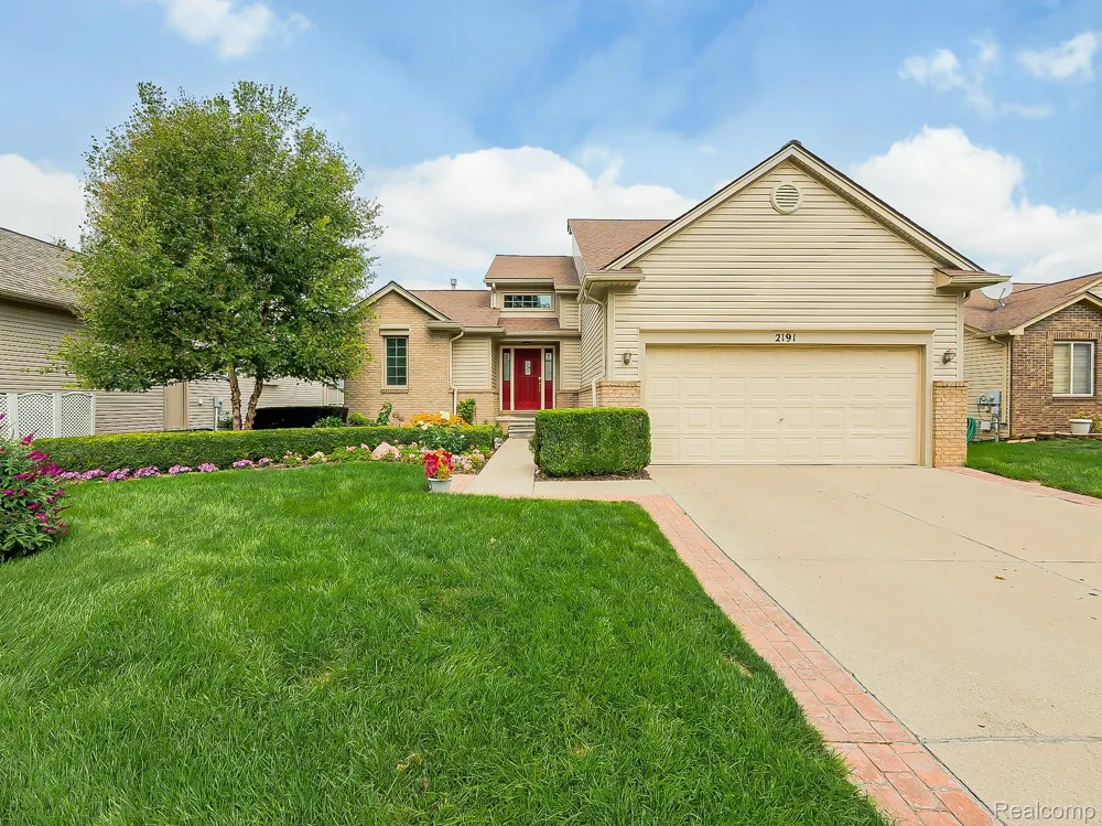 2191 Barclay Avenue Shelby Charter Township, MI 48317