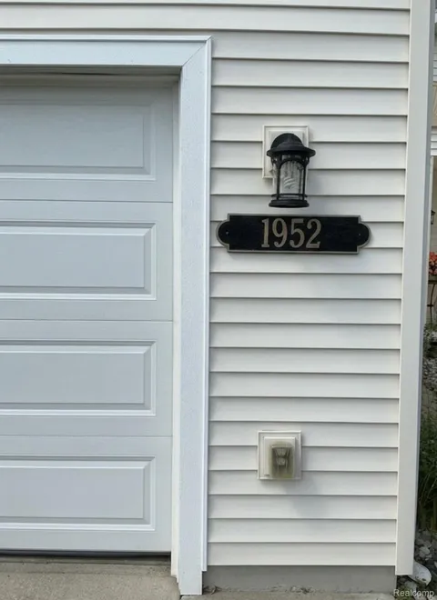 1952 Pine Ridge Drive