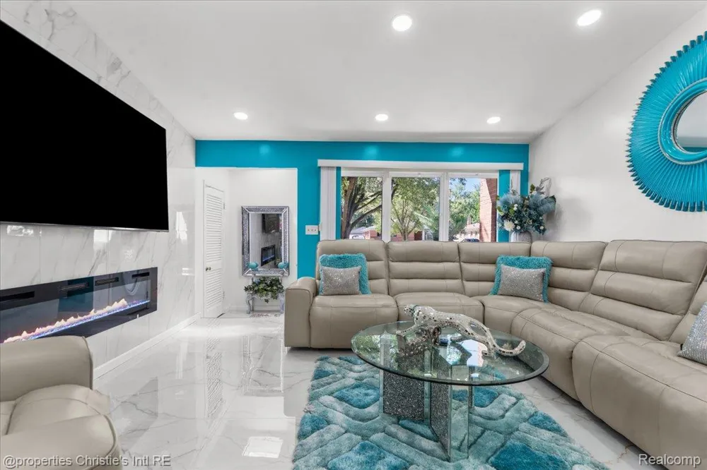 14400 Oak Park Boulevard Oak Park City, MI 48237
