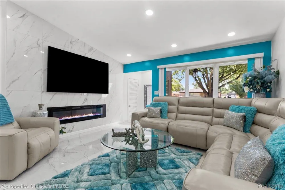14400 Oak Park Boulevard Oak Park City, MI 48237